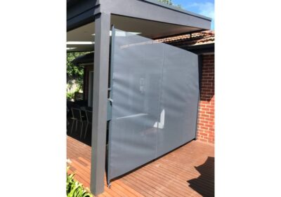 Sideline Retractable Privacy Screen
