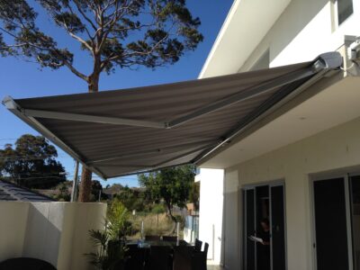HELIOSHADE CASSETTE Folding Arm Awning