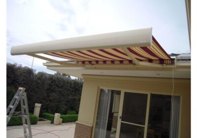 Aluxor Stratos 3 Folding arm Awning